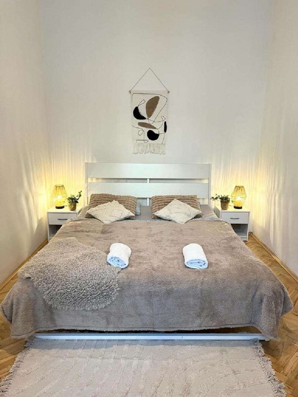 Apartment Cecil - Old Town Μπρατισλάβα Εξωτερικό φωτογραφία