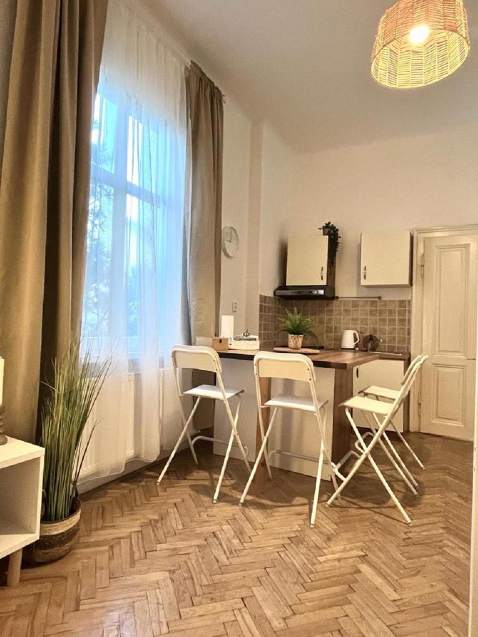 Apartment Cecil - Old Town Μπρατισλάβα Εξωτερικό φωτογραφία